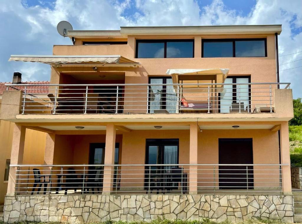 Apartments Camilla Радовичи Экстерьер фото
